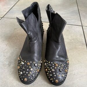 MODERN VICE Black Leather MADGE Stud Toe Heel Ankle Boots Sz 7